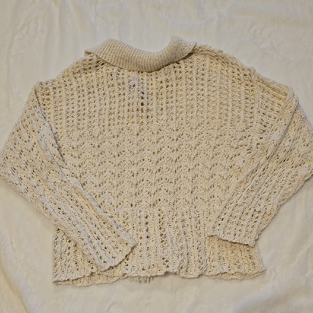 B78. New American Eagle Outfitters Cream Polo Lace Up Knit Sweater Size Small - Picture 6 of 6